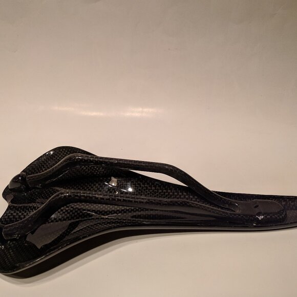 EUC Carbon Saddle & Rail - Picture 2 of 6